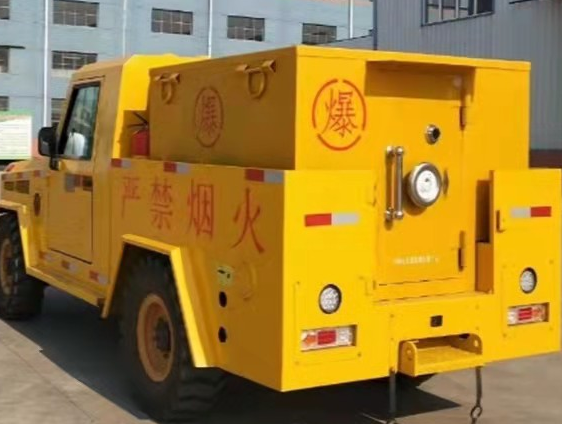 济源凯龙爆破器材运输车：保障爆破任务的安全运行
